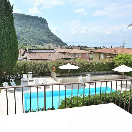 公寓 Montebaldo With Pool