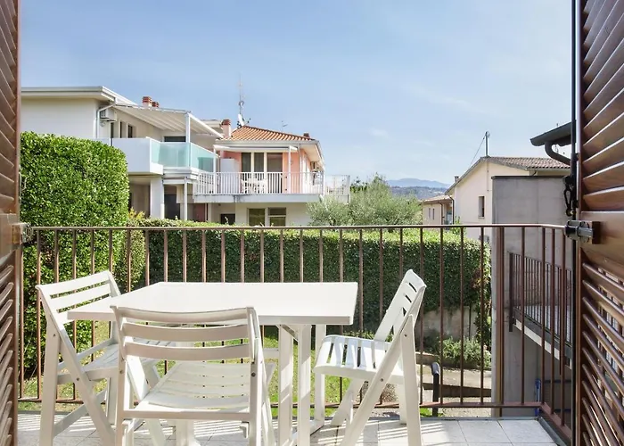 Montebaldo With Pool 公寓 *